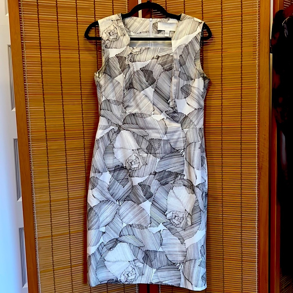 Stylish Hugo Boss back and white cotton dress with unique neckline. Sz 8.